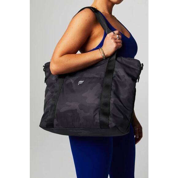 New Fabletics The Everyday Tote Black Tactical Camo O/S - Picture 1 of 8